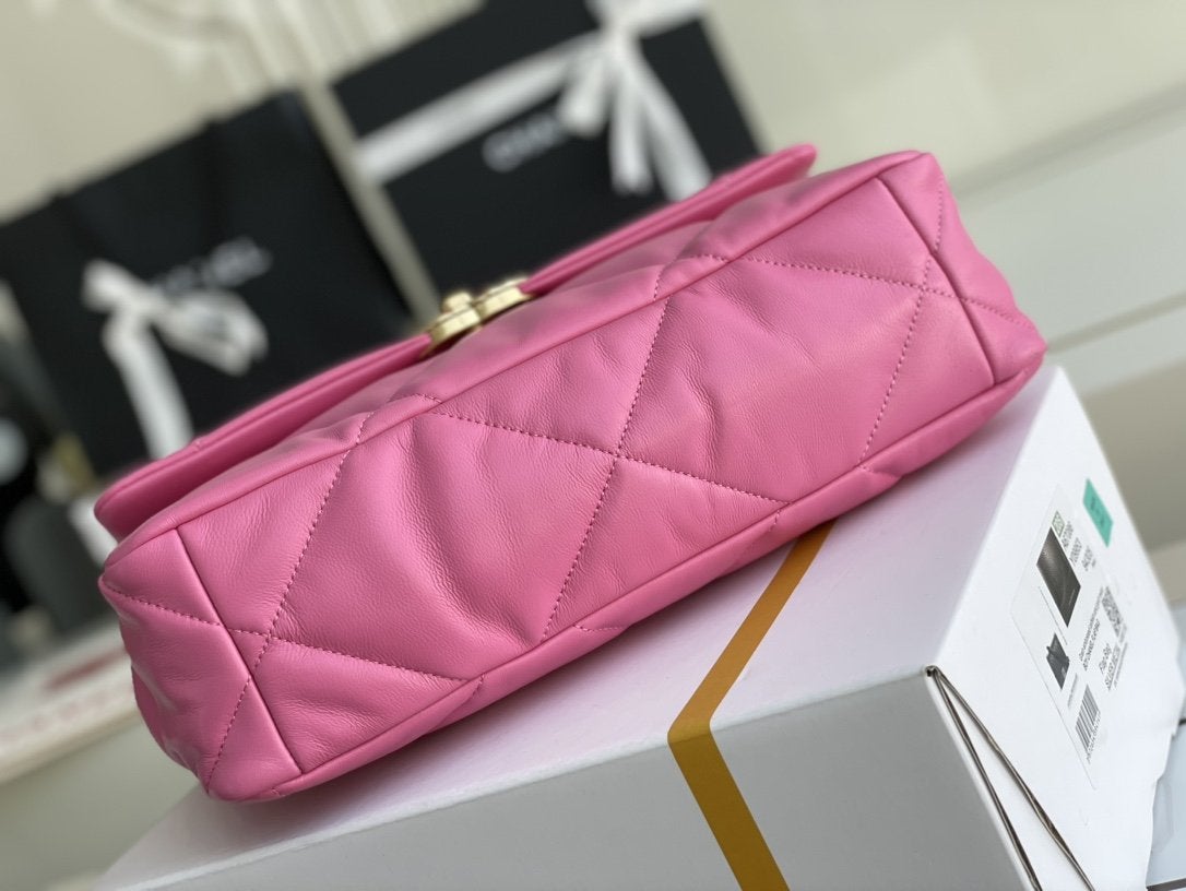 19 FLAP BAG 26 PINK LAMBSKIN