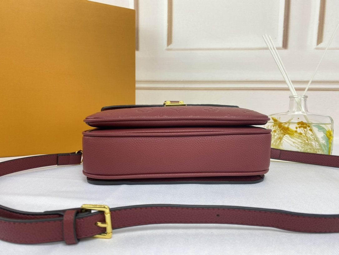 LV POCHETTE METIS 25CM DARK RED