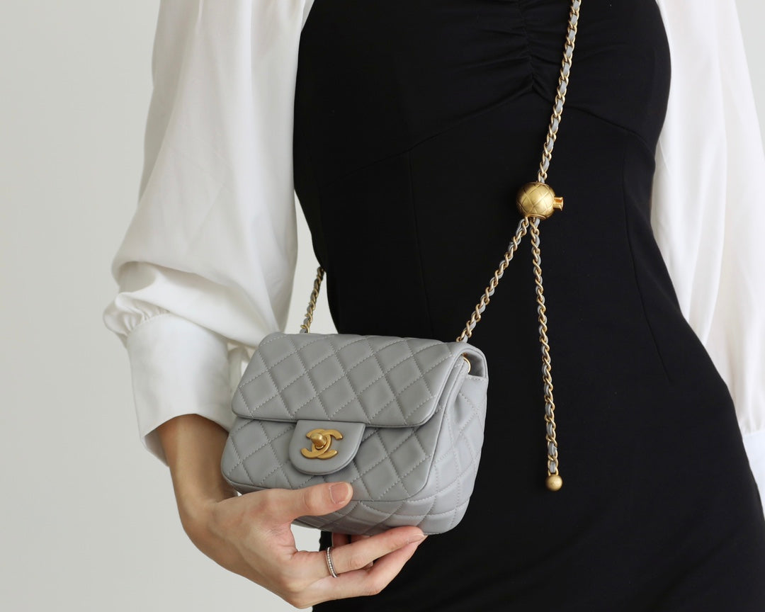 FLAP BAG 17CM GREY LAMBSKIN GOLD HARDWARE