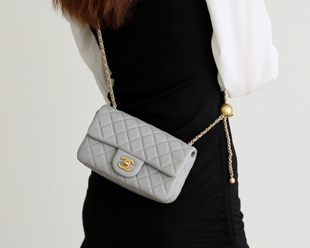 FLAP BAG 20CM GREY LAMBSKIN GOLD HARDWARE