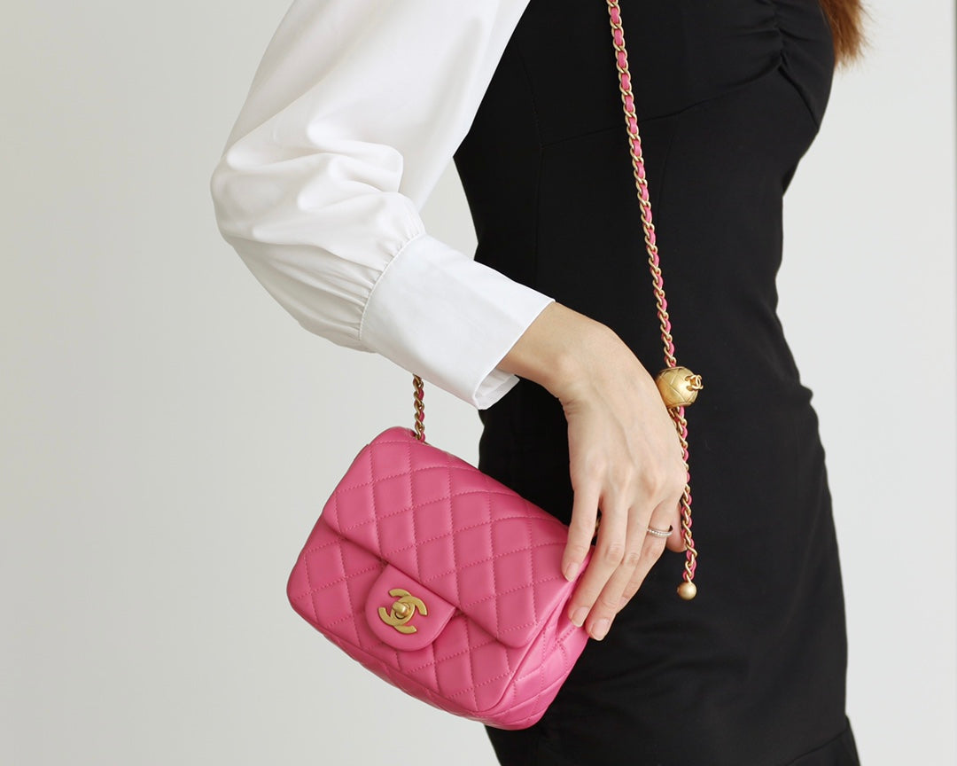 FLAP BAG 17CM PINK LAMBSKIN GOLD HARDWARE