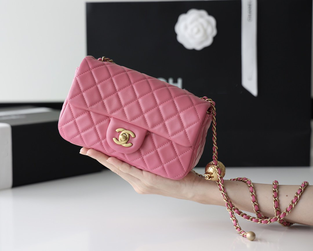 FLAP BAG 20CM PINK LAMBSKIN GOLD HARDWARE