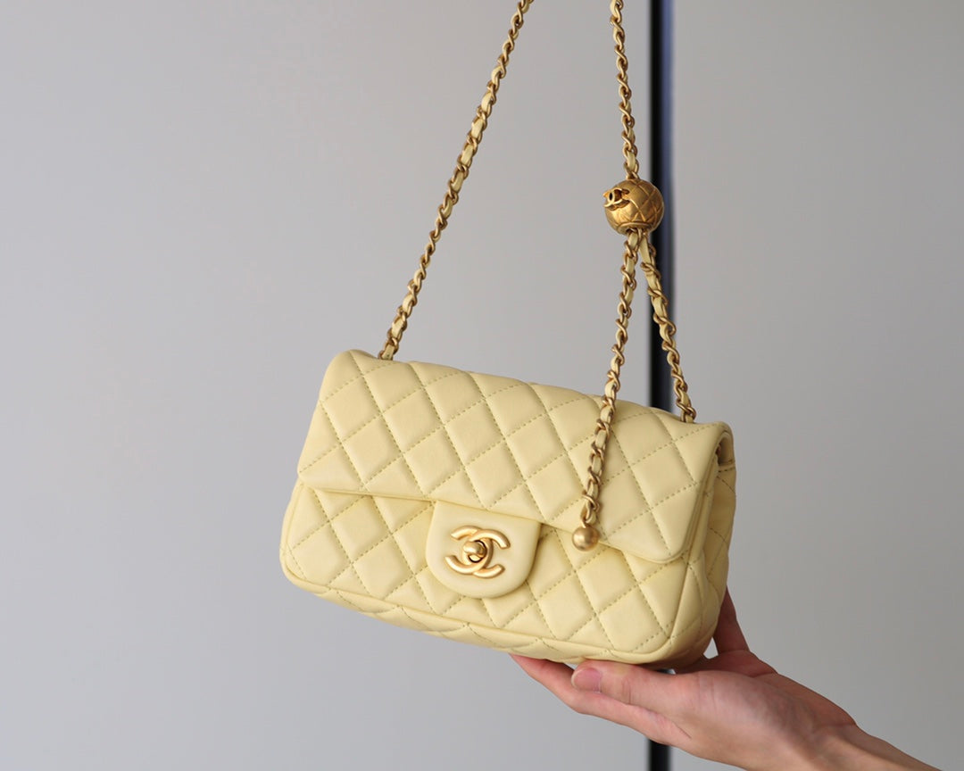 FLAP BAG 20CM YELLOW LAMBSKIN GOLD HARDWARE