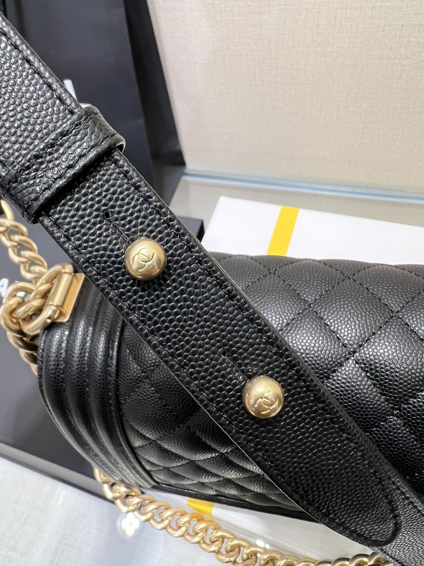 BOY BAG MEDIUM 25 BLACK CAVIAR GOLD HARDWARE