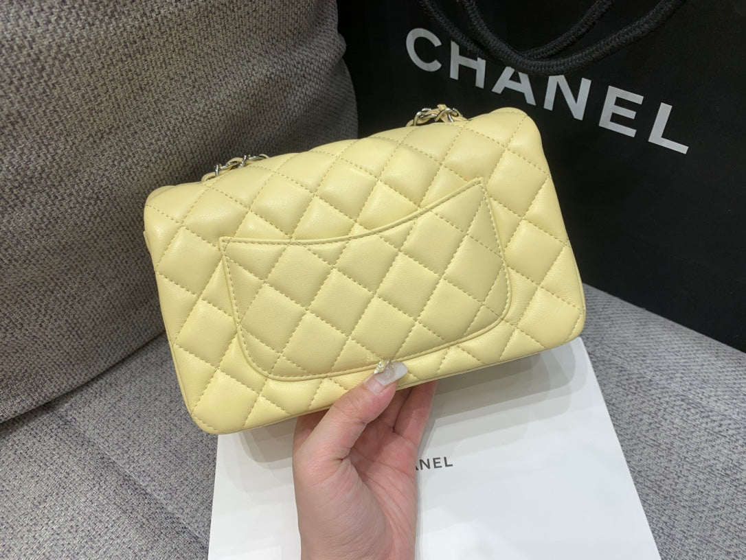 MINI RECTANGLE FLAP BAG 20CM YELLOW LAMBSKIN SILVER HARDWARE