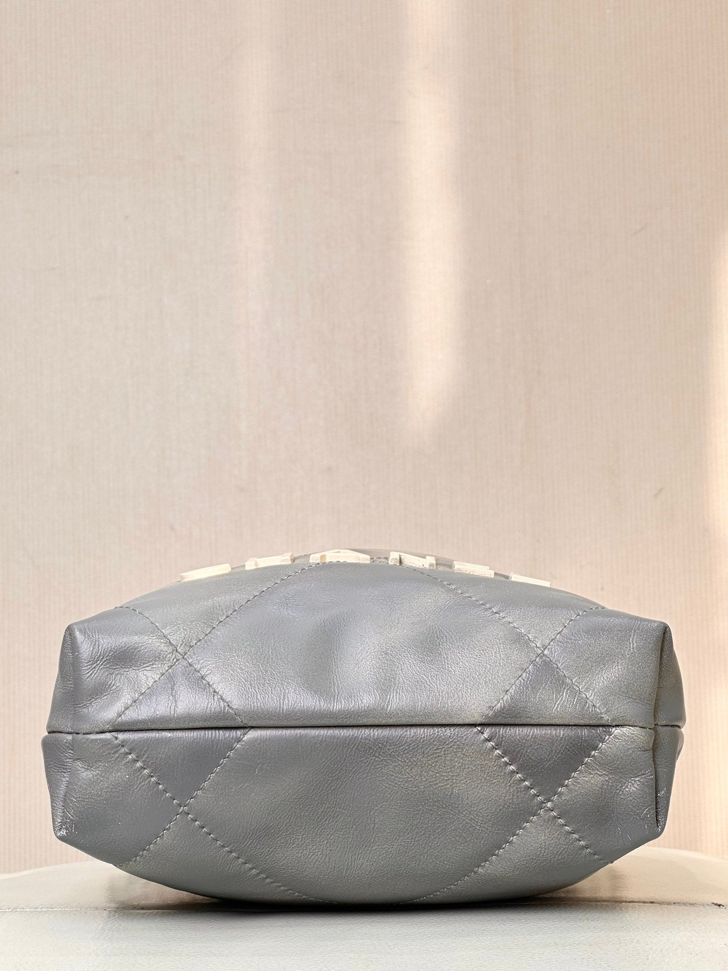 CC HOBO MINI 20CM WHITE GREY LAMBSKIN SILVER HARDWARE