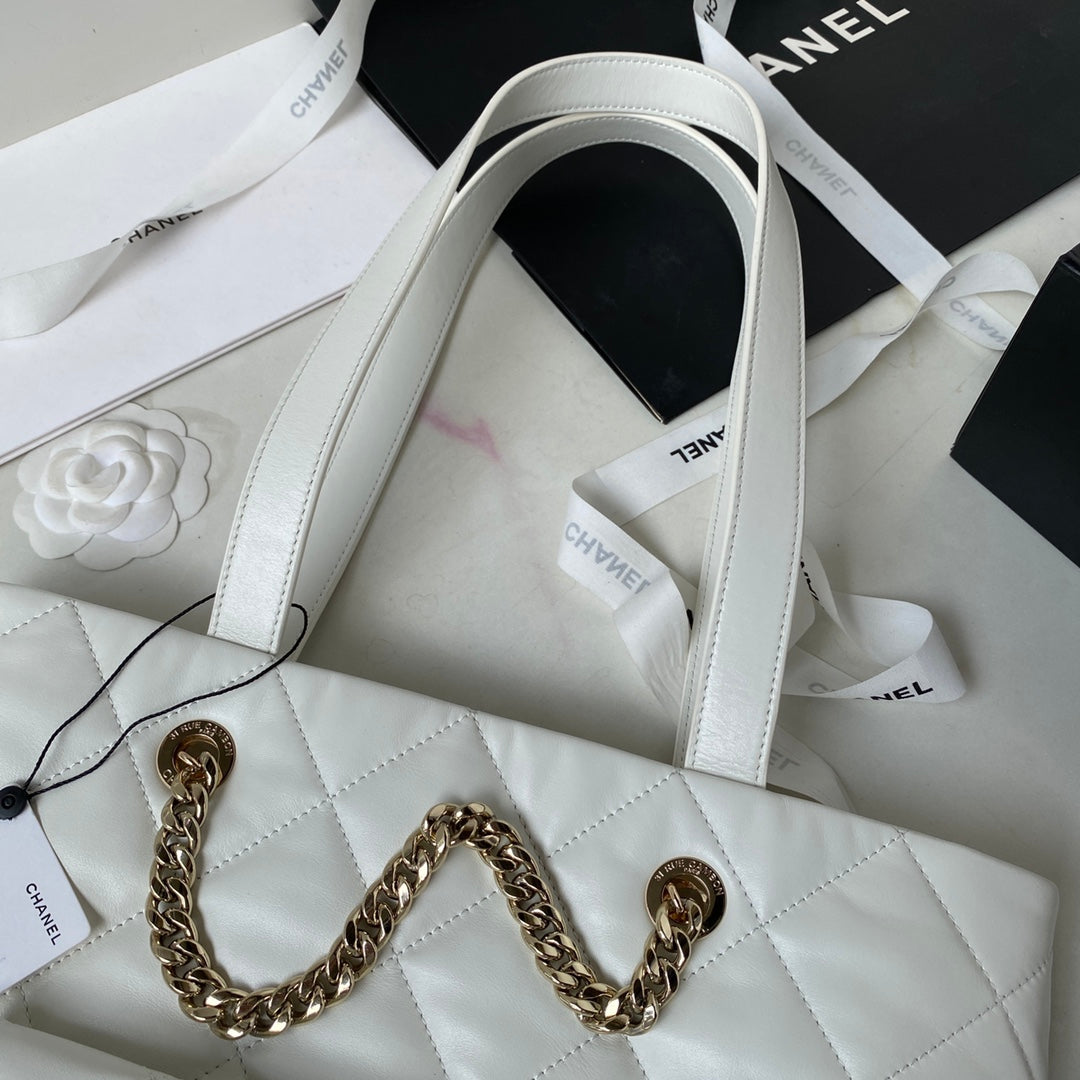 CC 19 TOTE 33CM WHITE LAMBSKIN GOLD HARDWARE