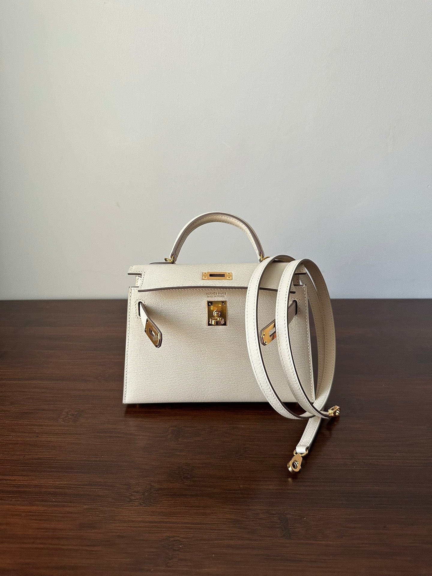 HM KELLY MINI 20 WHITE CHEVRE GOLD HARDWARE