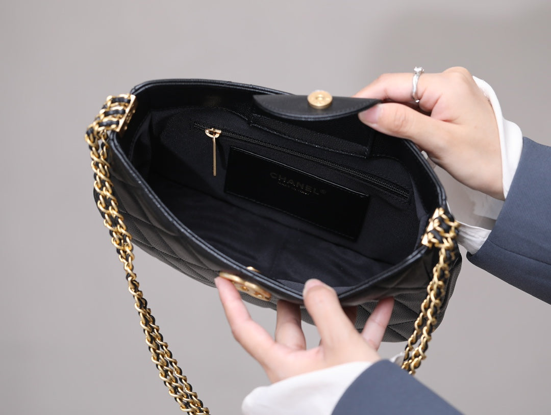 CC HOBO SHOULDER BAG 23CM BLACK CAVIAR GOLD HARDWARE