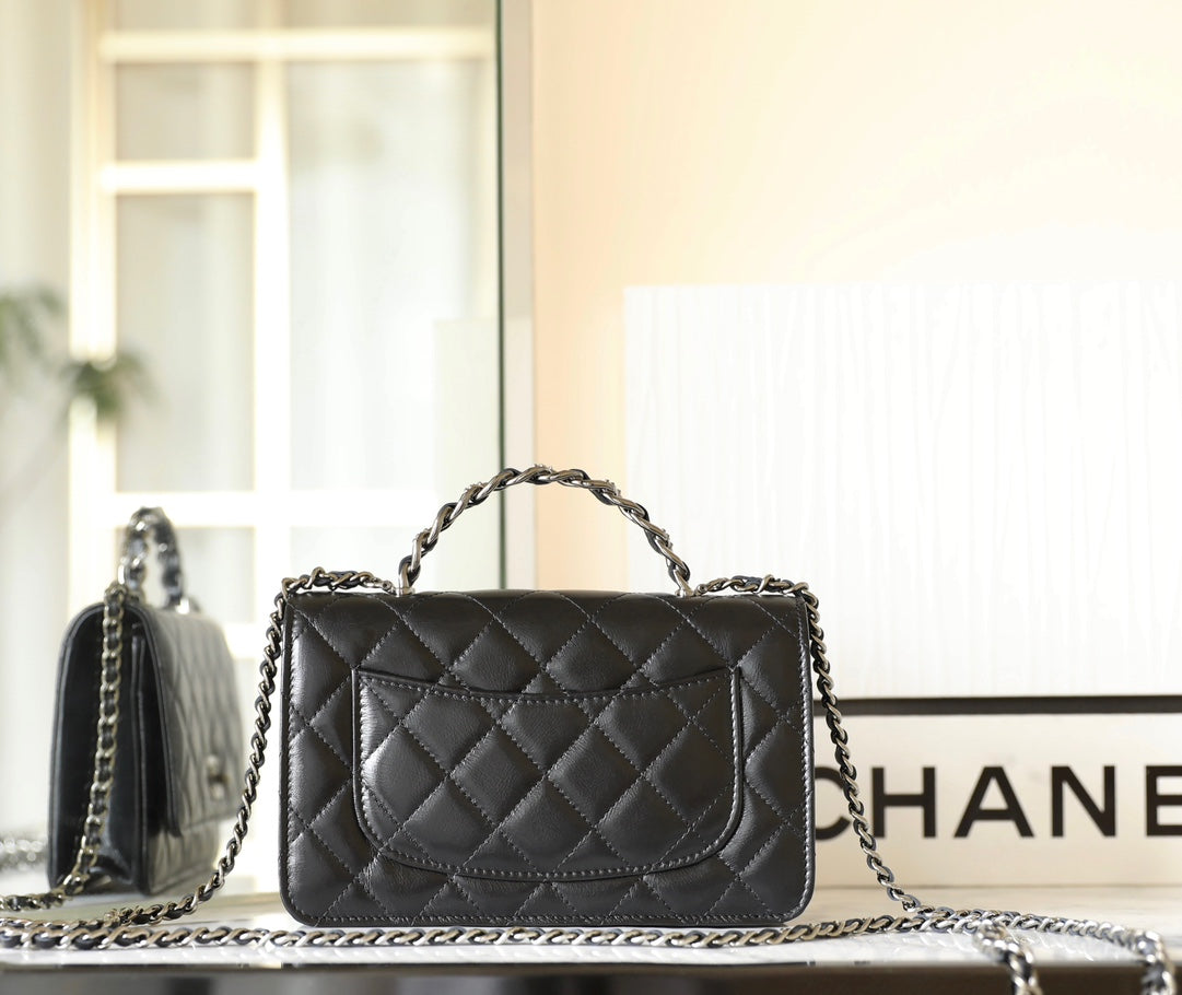 CC WOC 19 BLACK LAMBSKIN SILVER HARDWARE