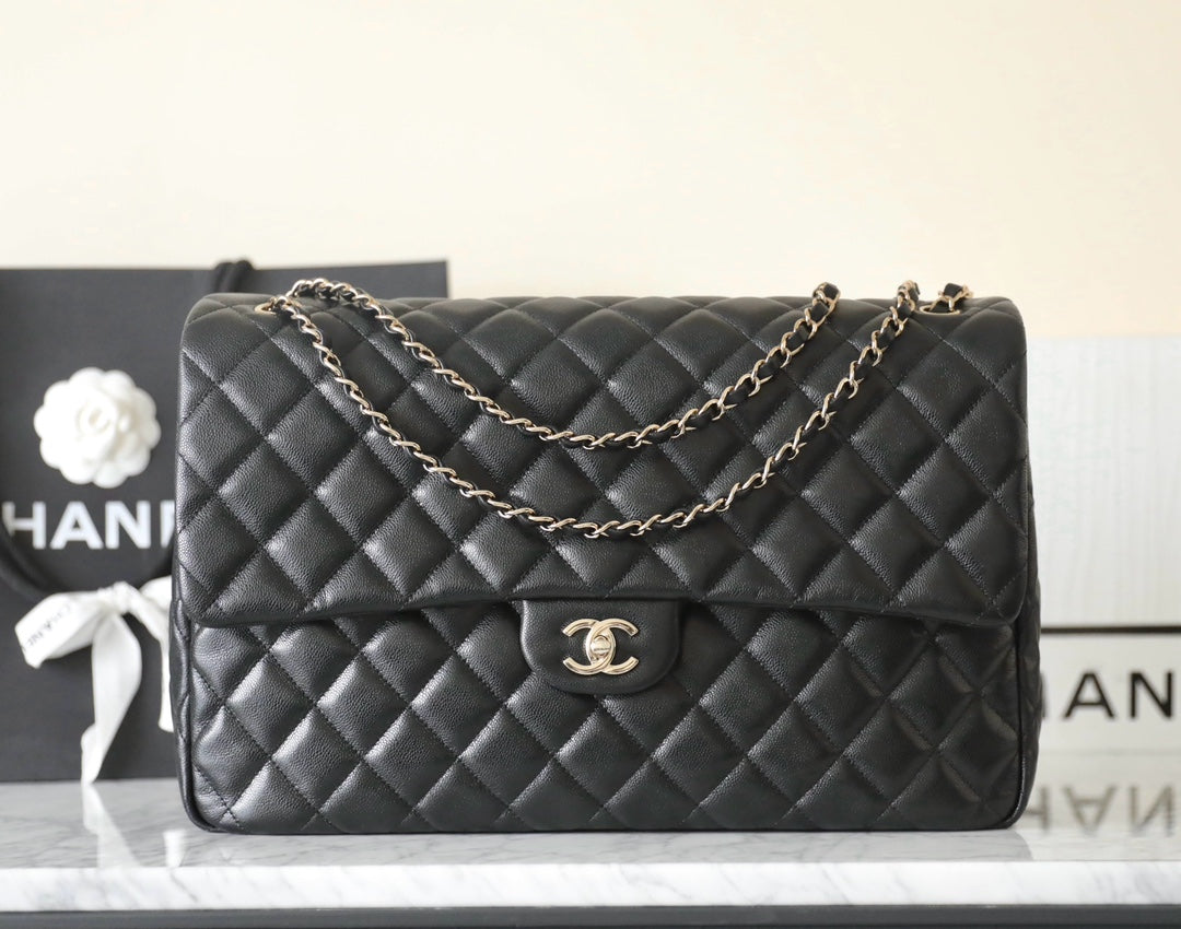 FLAP BAG MAXI 40CM BLACK CAVIAR SILVER HARDWARE