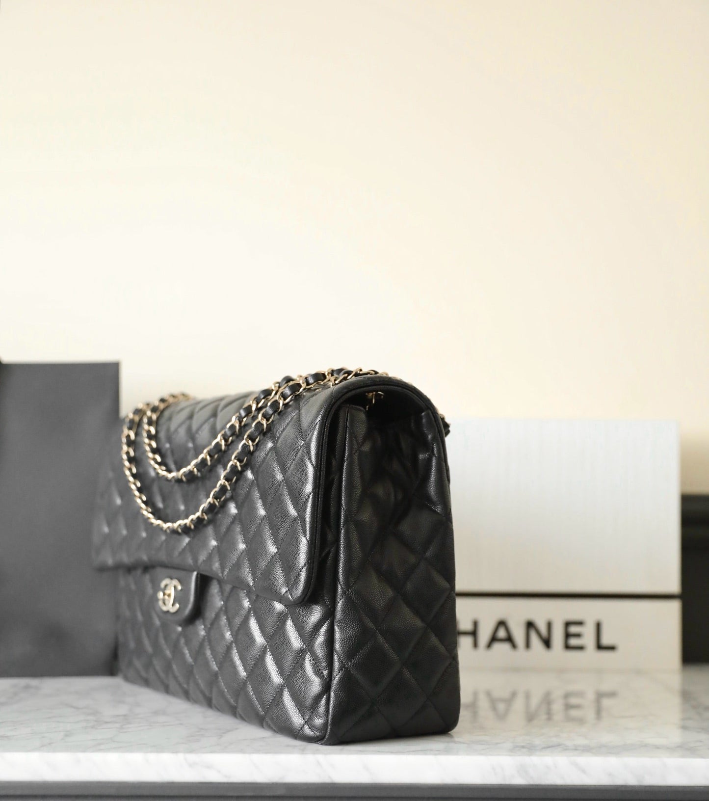 FLAP BAG MAXI 40CM BLACK CAVIAR SILVER HARDWARE