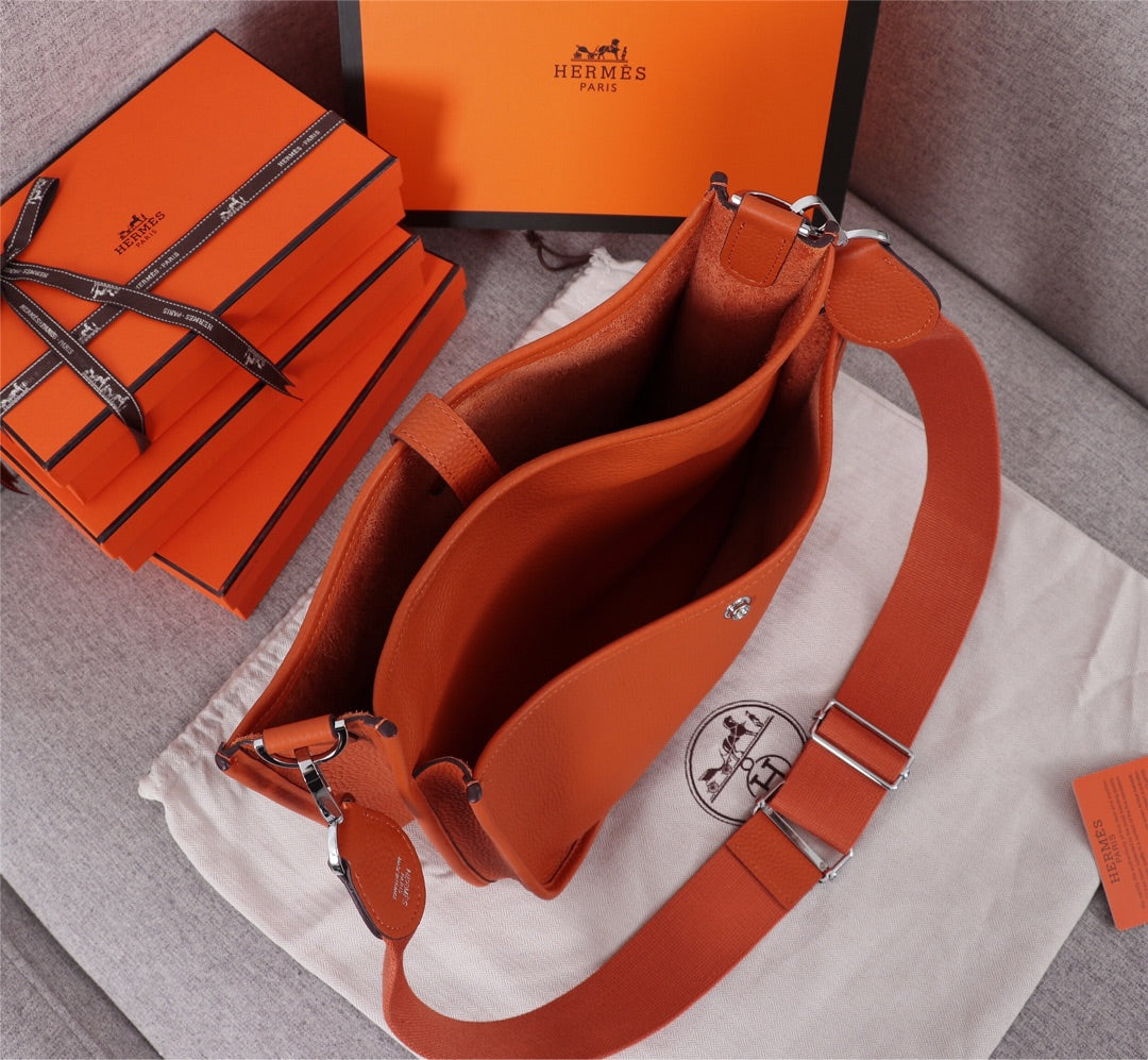 HM EVELYNE BAG 28 RED ORANGE CALFSKIN