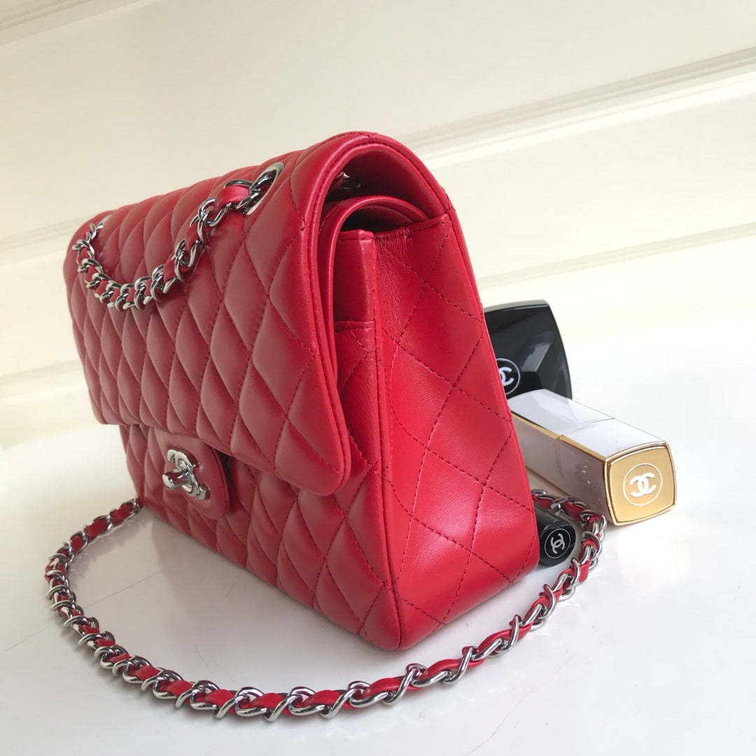 FLAP BAG MEDIUM 25CM RED LAMBSKIN SILVER HARDWARE