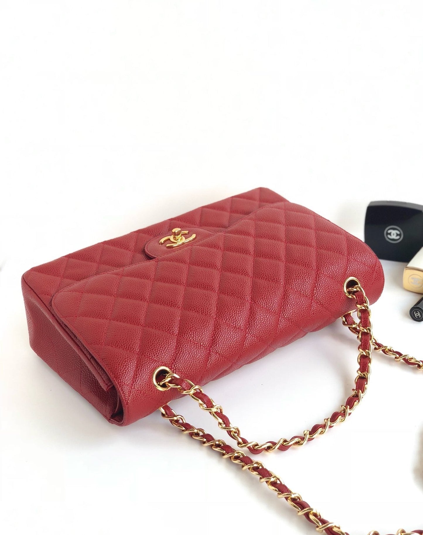 FLAP BAG JUMBO 30CM RED CAVIAR GOLD HARDWARE