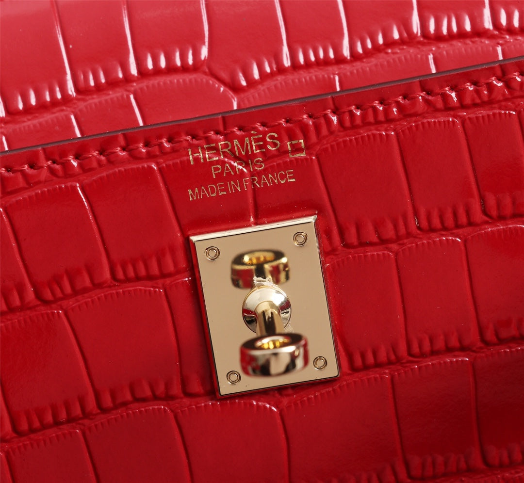 HM KELLY MINI 19 RED ALLIGATOR GOLD BUCKLE