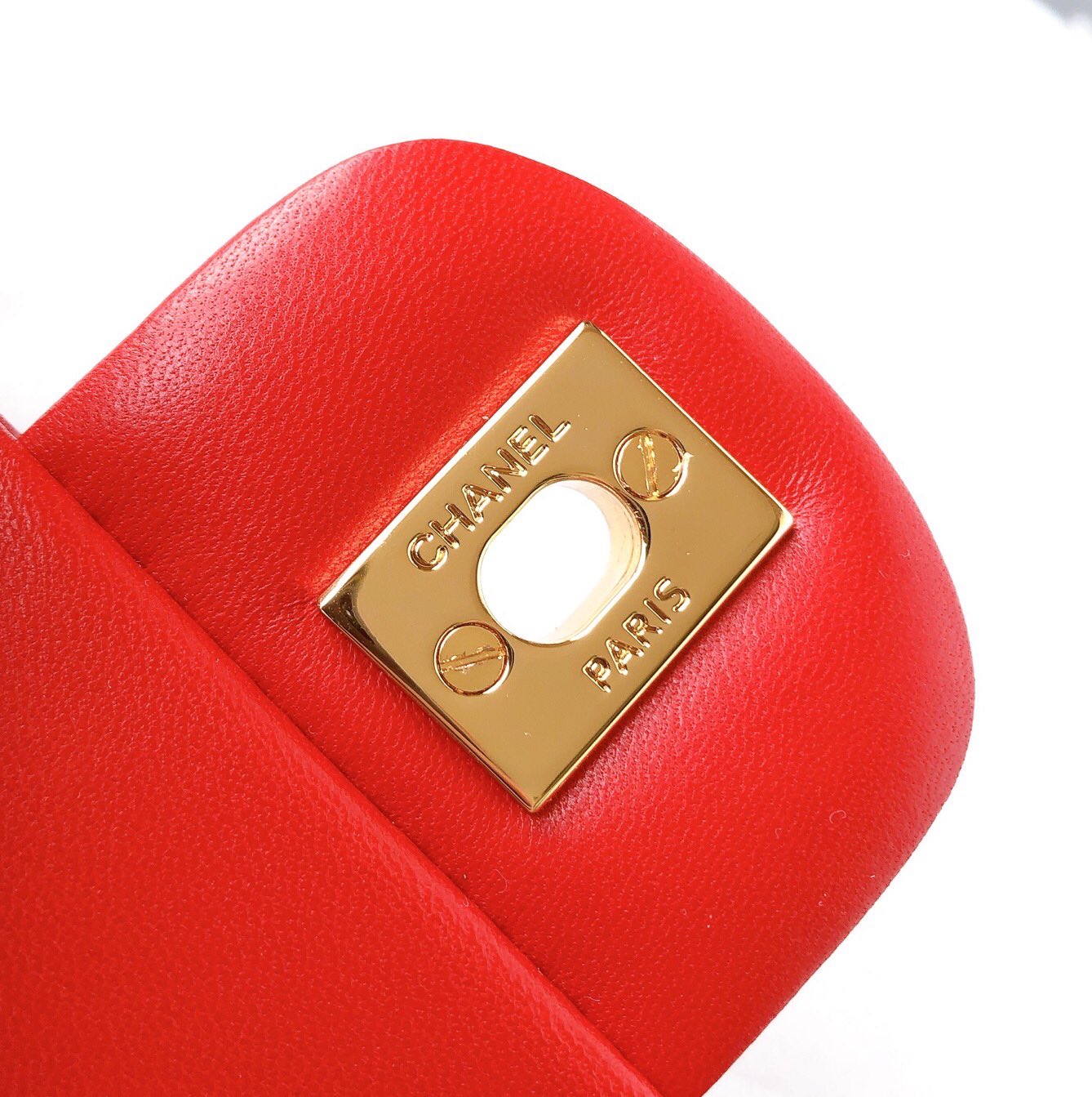 MINI SQUARE FLAP BAG 17CM RED LAMBSKIN GOLD HARDWARE