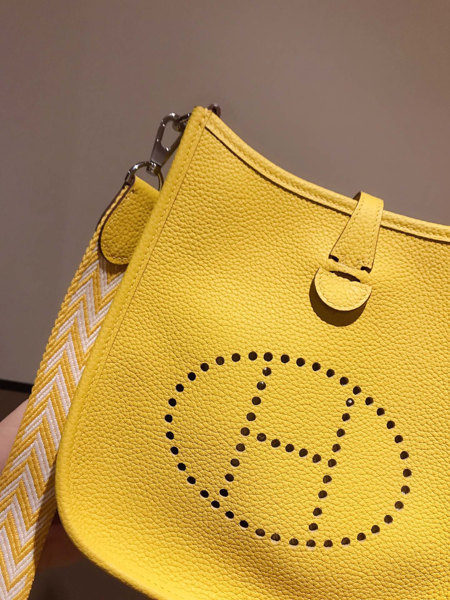 HM EVELYNE MINI 18 LEMON CALFSKIN