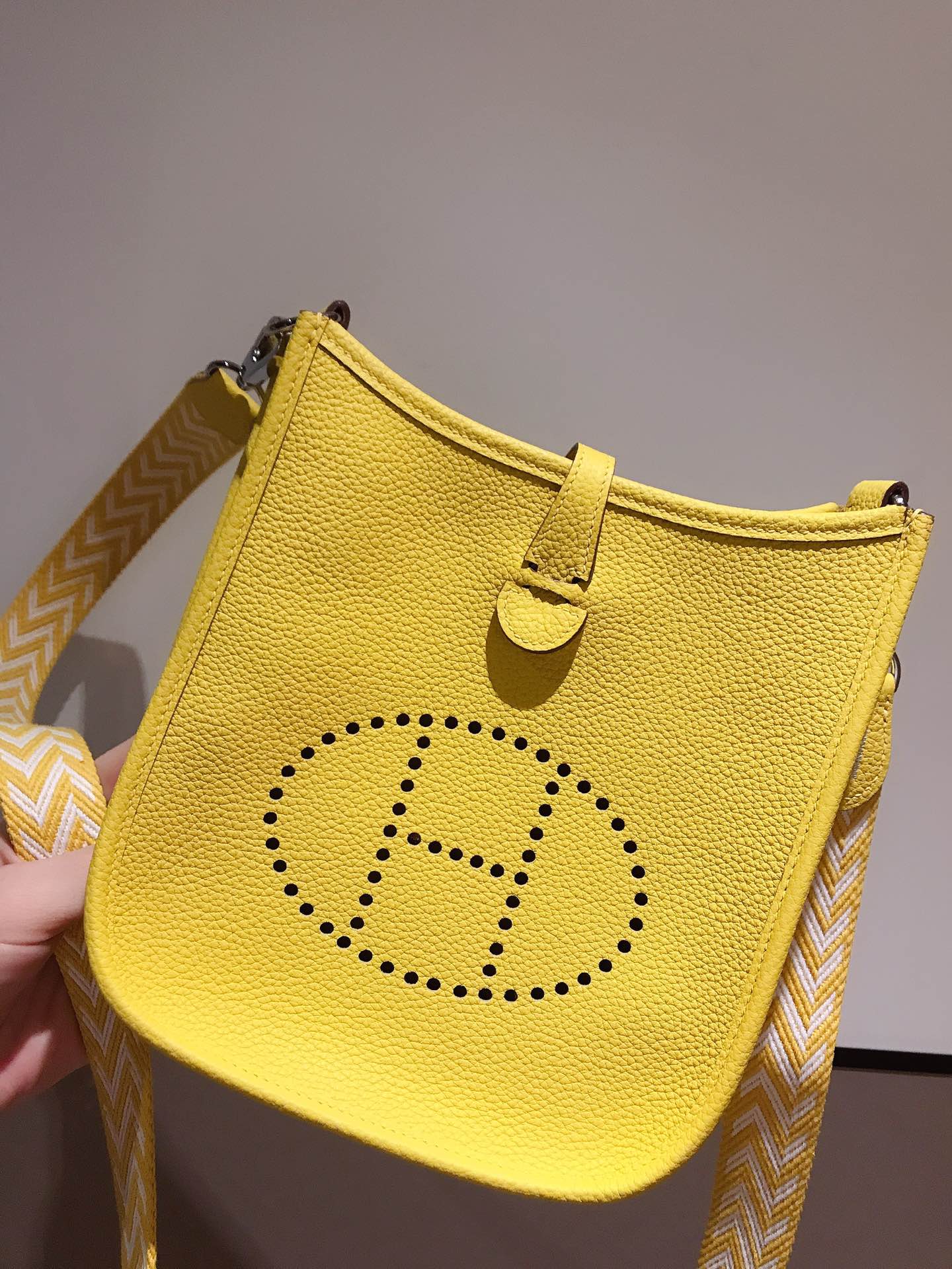 HM EVELYNE MINI 18 LEMON CALFSKIN