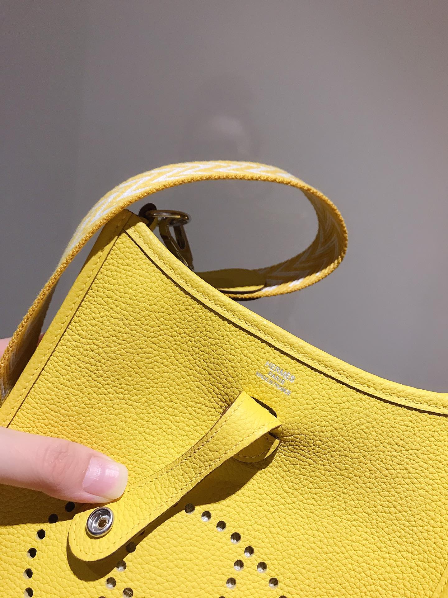 HM EVELYNE MINI 18 LEMON CALFSKIN