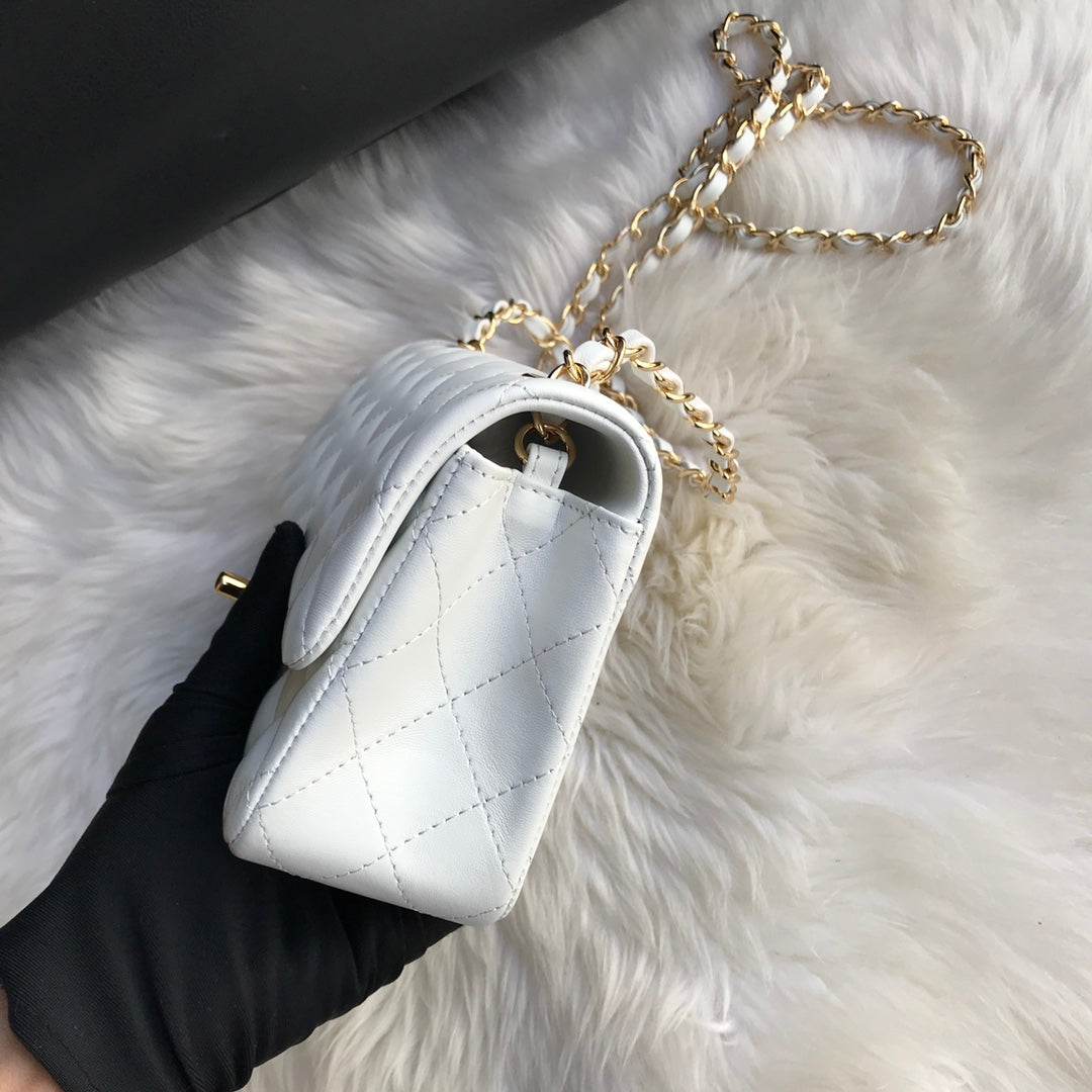 CC MINI 20 BAG IN WHITE CALFSKIN GOLD HARDWARE