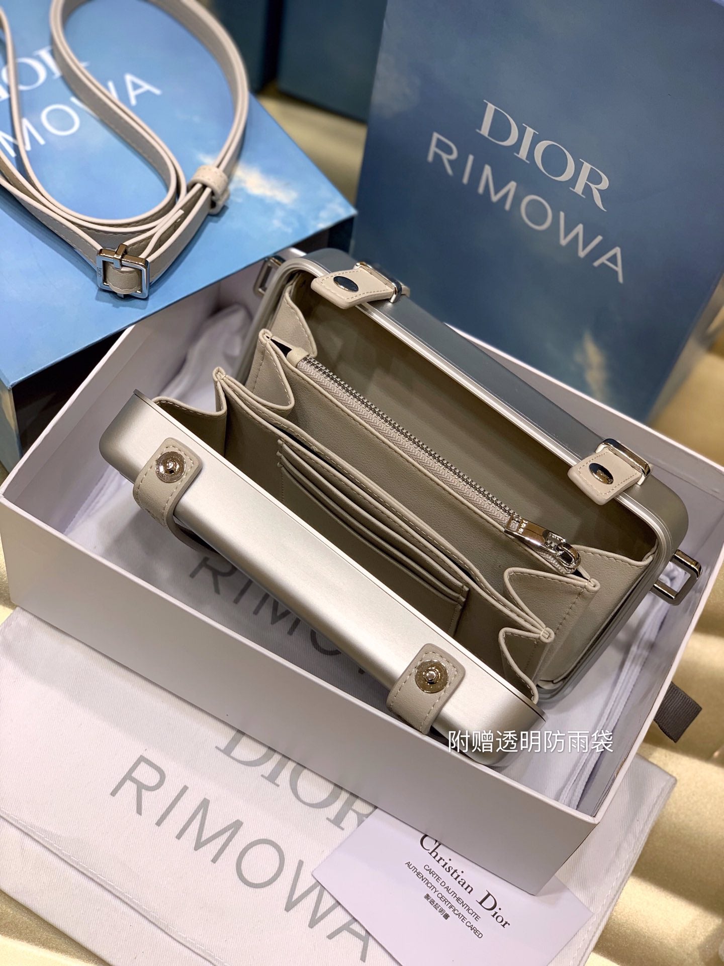 RIMOWA 20 CASE BAG IN SILVER ALUMINUM MAGNESIUM