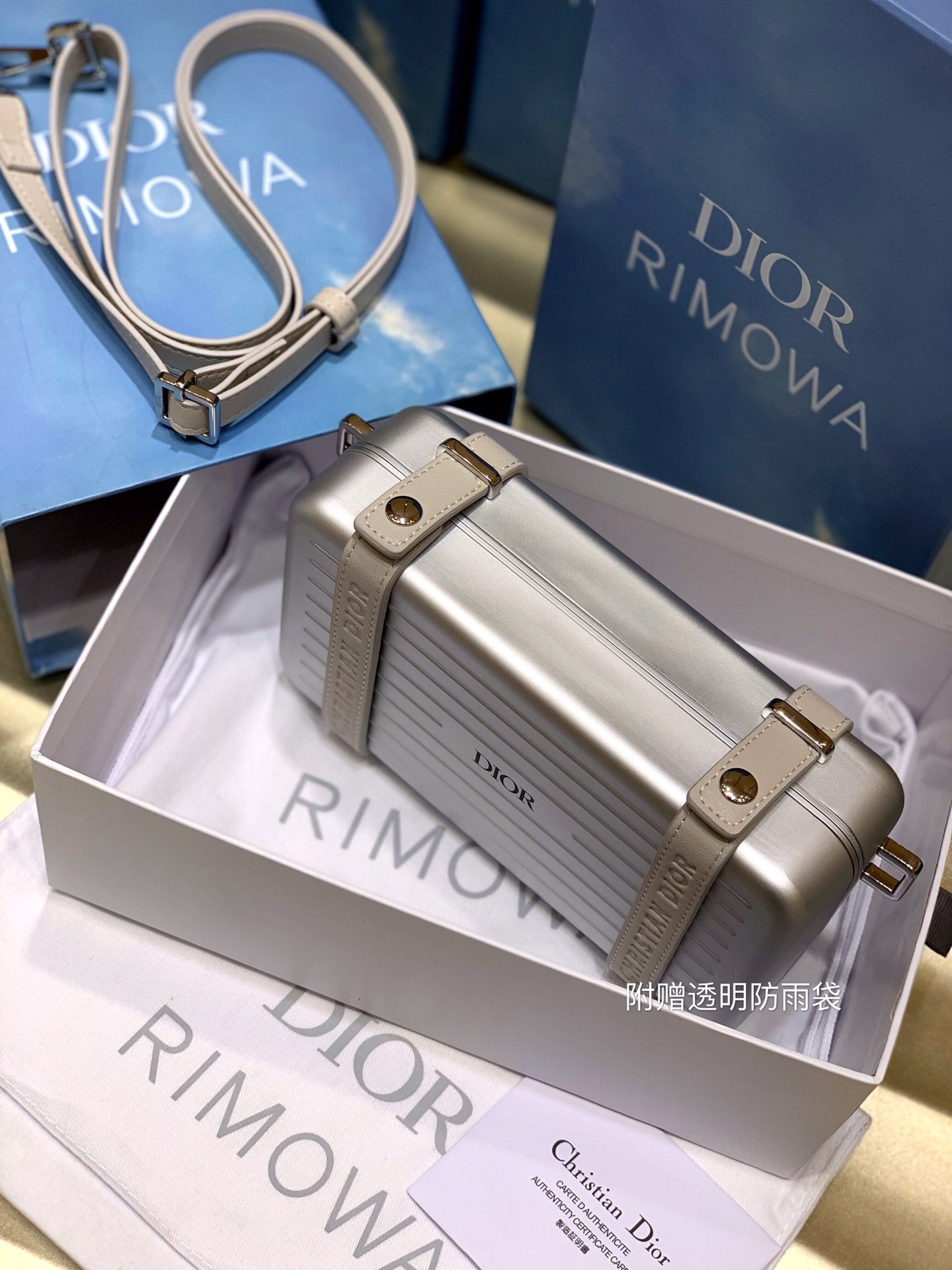 RIMOWA 20 CASE BAG IN SILVER ALUMINUM MAGNESIUM