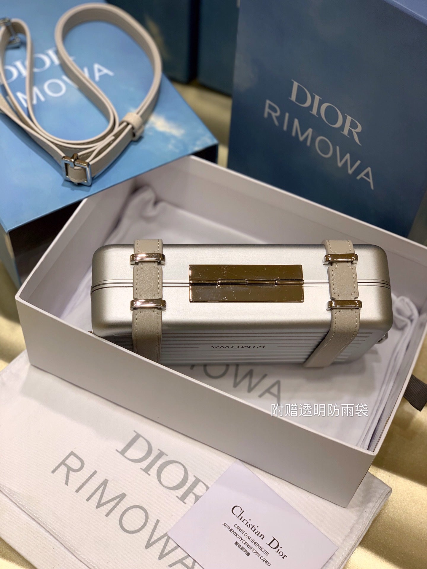 RIMOWA 20 CASE BAG IN SILVER ALUMINUM MAGNESIUM