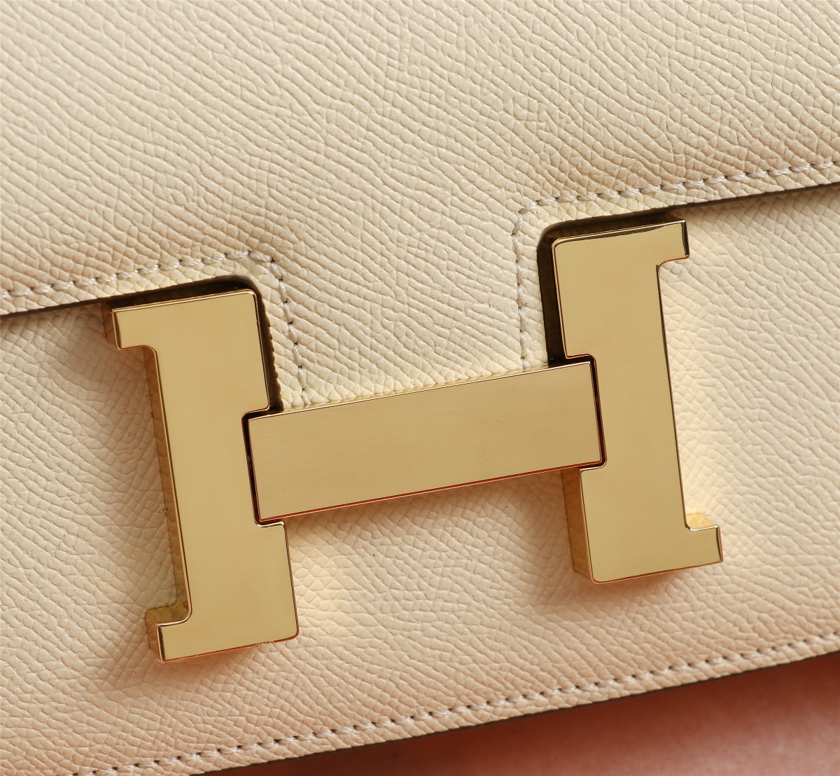 HM CONSTANCE BAGS 22 CREAM LAMBSKIN GOLD BUCKLE