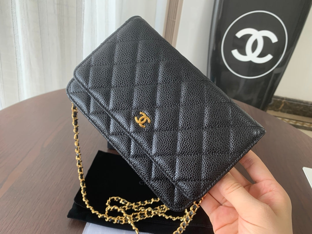 WOC 19CM BLACK CAVIAR GOLD HARDWARE