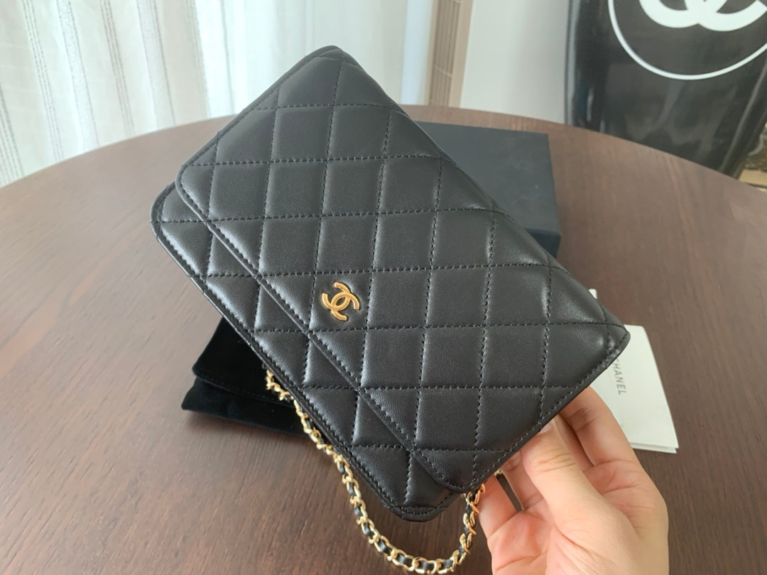 WOC 19CM BLACK LAMBSKIN GOLD HARDWARE