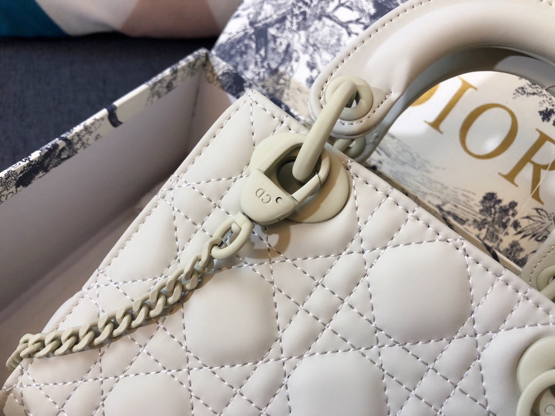 MINI LADY 17 BAG IN WHITE CALFSKIN