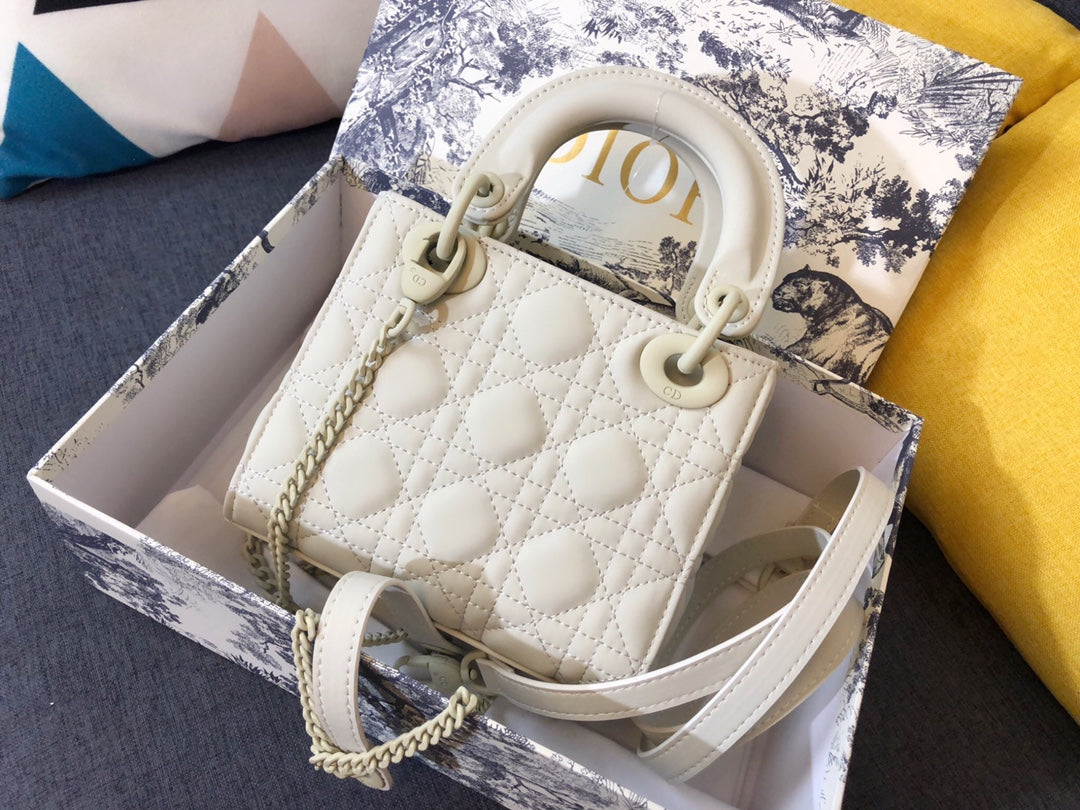 MINI LADY 17 BAG IN WHITE CALFSKIN