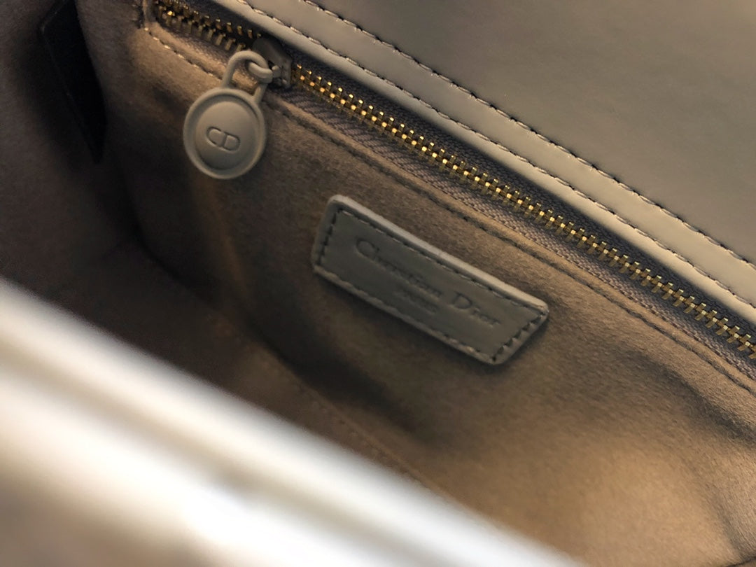 MEDIUM LADY 20 BAG IN GREY CALFSKIN