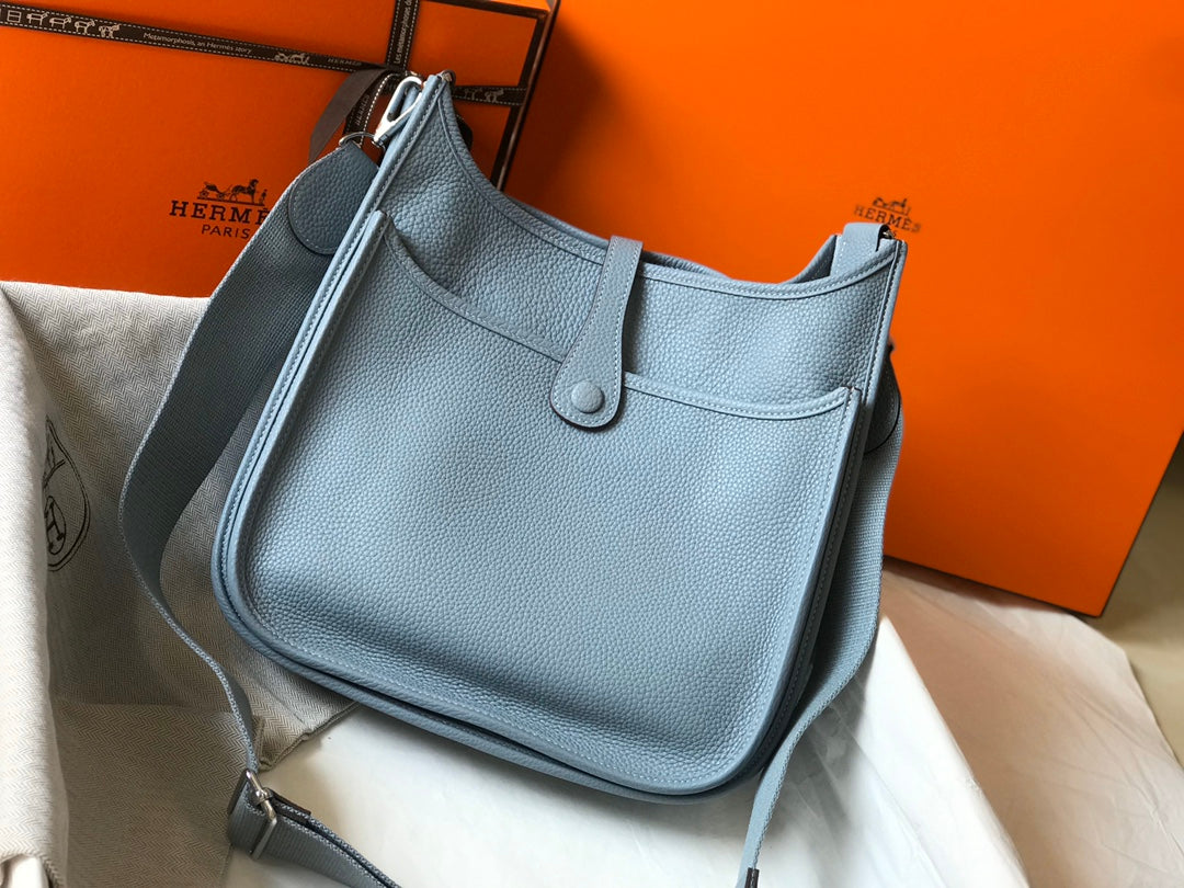 HM EVELYNE BAG 28 SAPPHIRE CALFSKIN