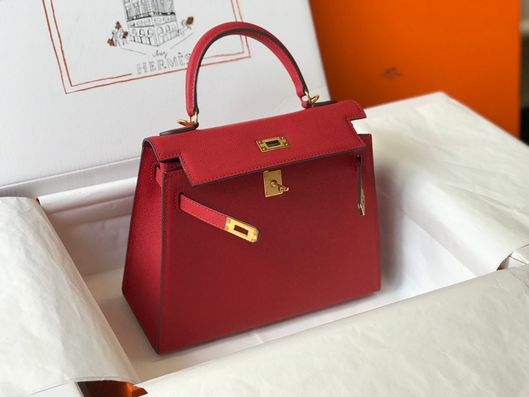 HM KELLY 32CM BAG IN BERRY CALFSKIN GOLD HARDWARE