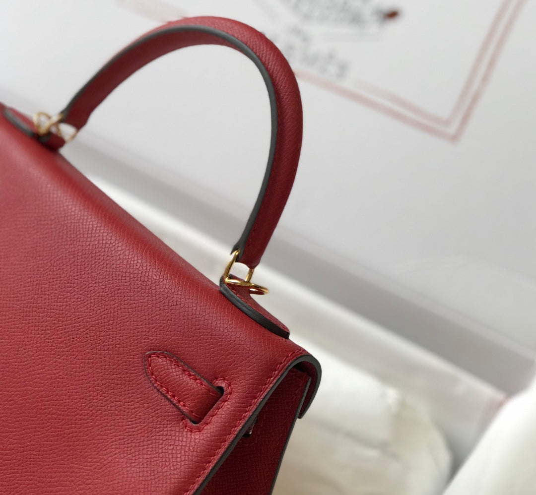 HM KELLY 32CM BAG IN BERRY CALFSKIN GOLD HARDWARE