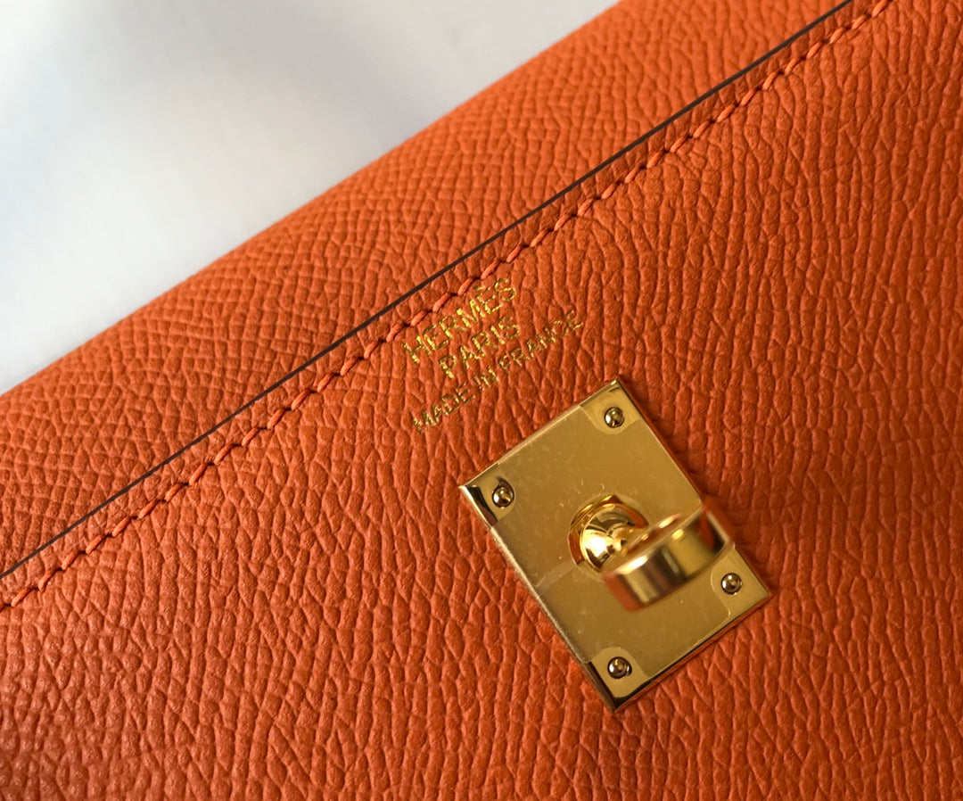 HM KELLY 32CM BAG IN ORANGE CALFSKIN GOLD HARDWARE