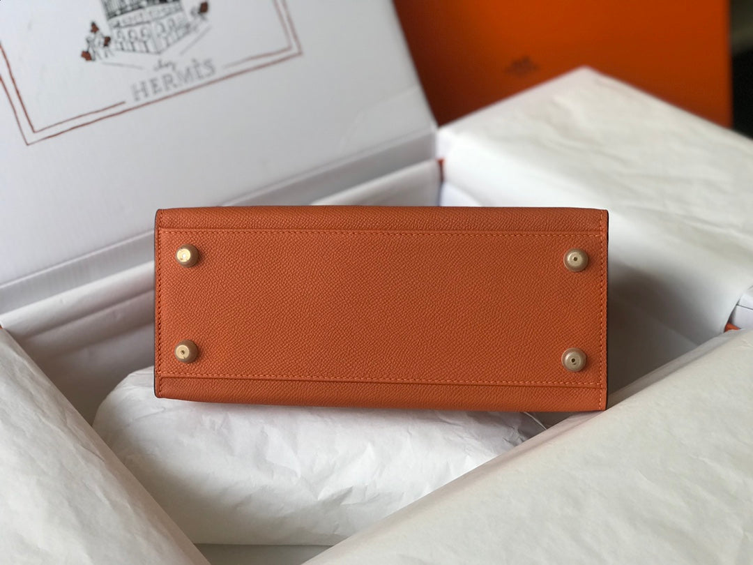 HM KELLY 32CM BAG IN ORANGE CALFSKIN GOLD HARDWARE