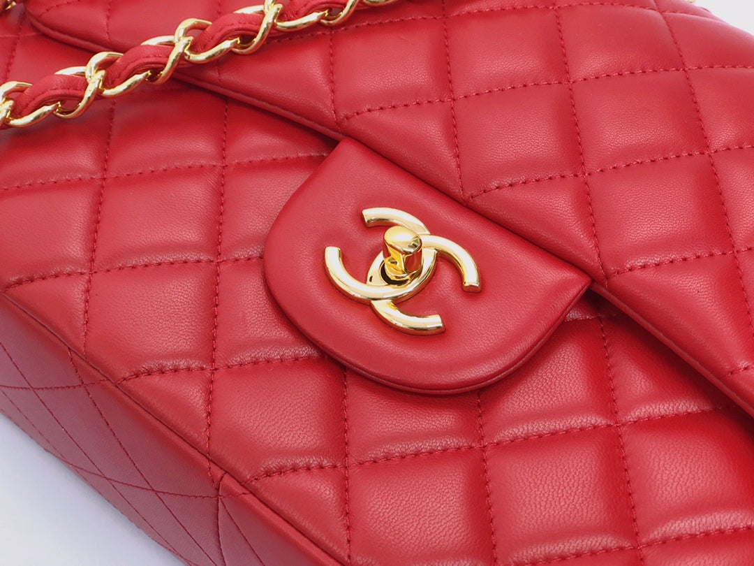 FLAP BAG JUMBO 30CM RED LAMBSKIN GOLD HARDWARE