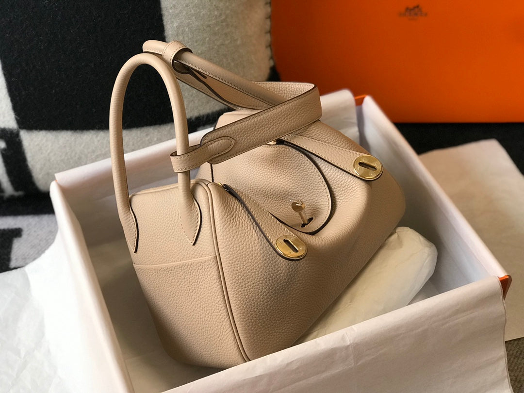 HM LINDY 26 BAG BEIGE CALFSKIN