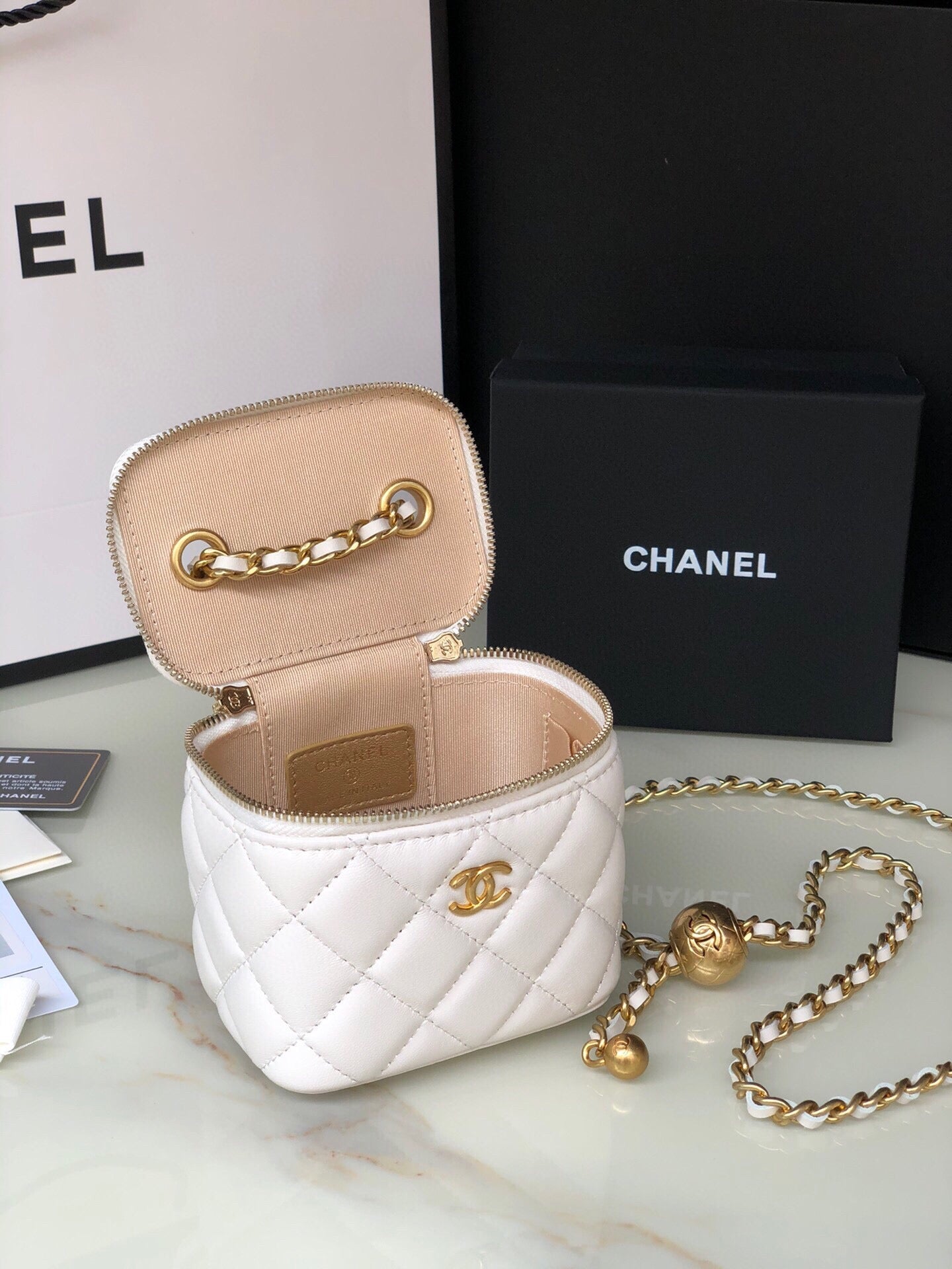 CC MINI 11 VANITY CHAIN IN WHITE CALFSKIN GOLD HARDWARE