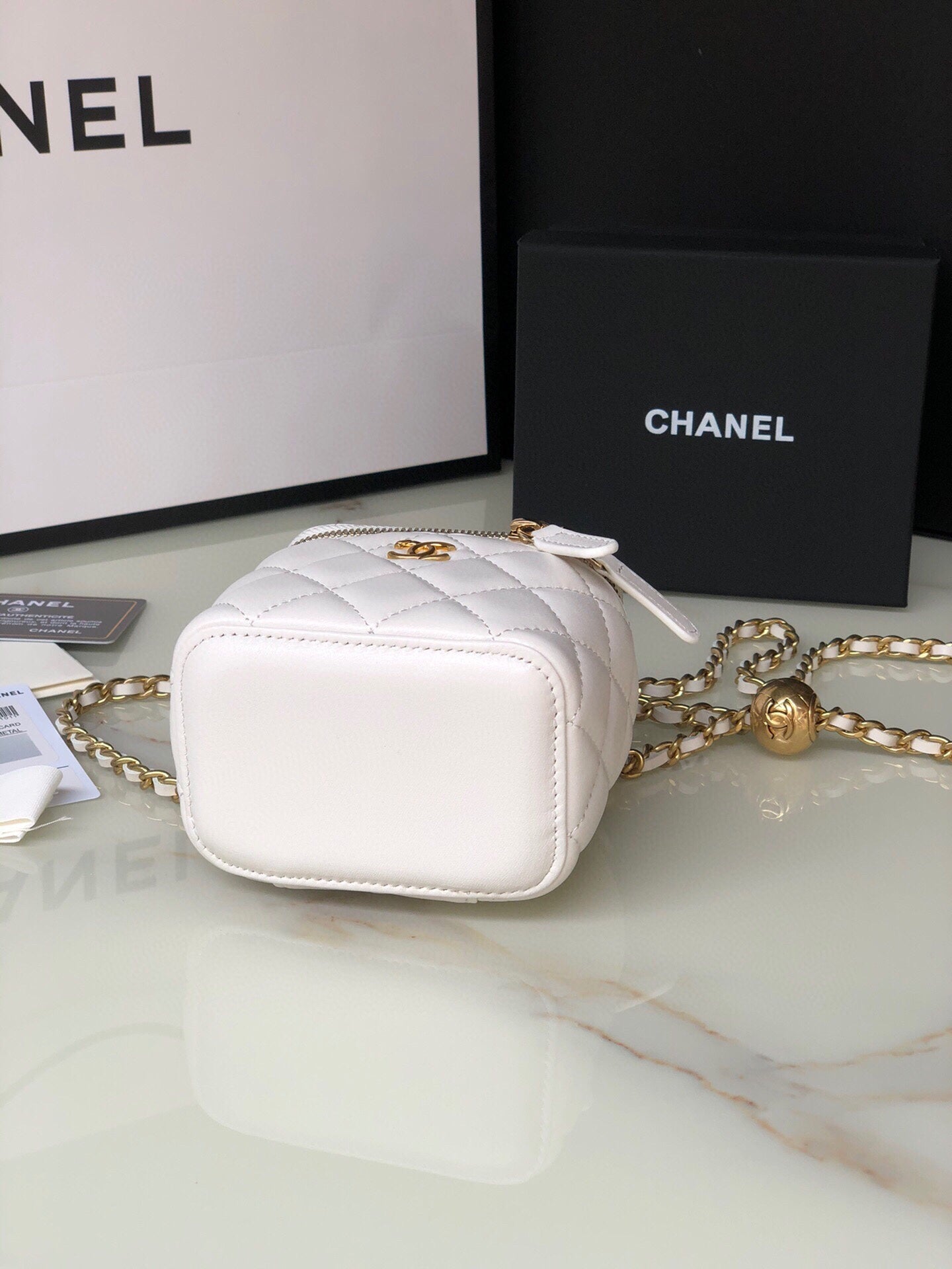 CC MINI 11 VANITY CHAIN IN WHITE CALFSKIN GOLD HARDWARE