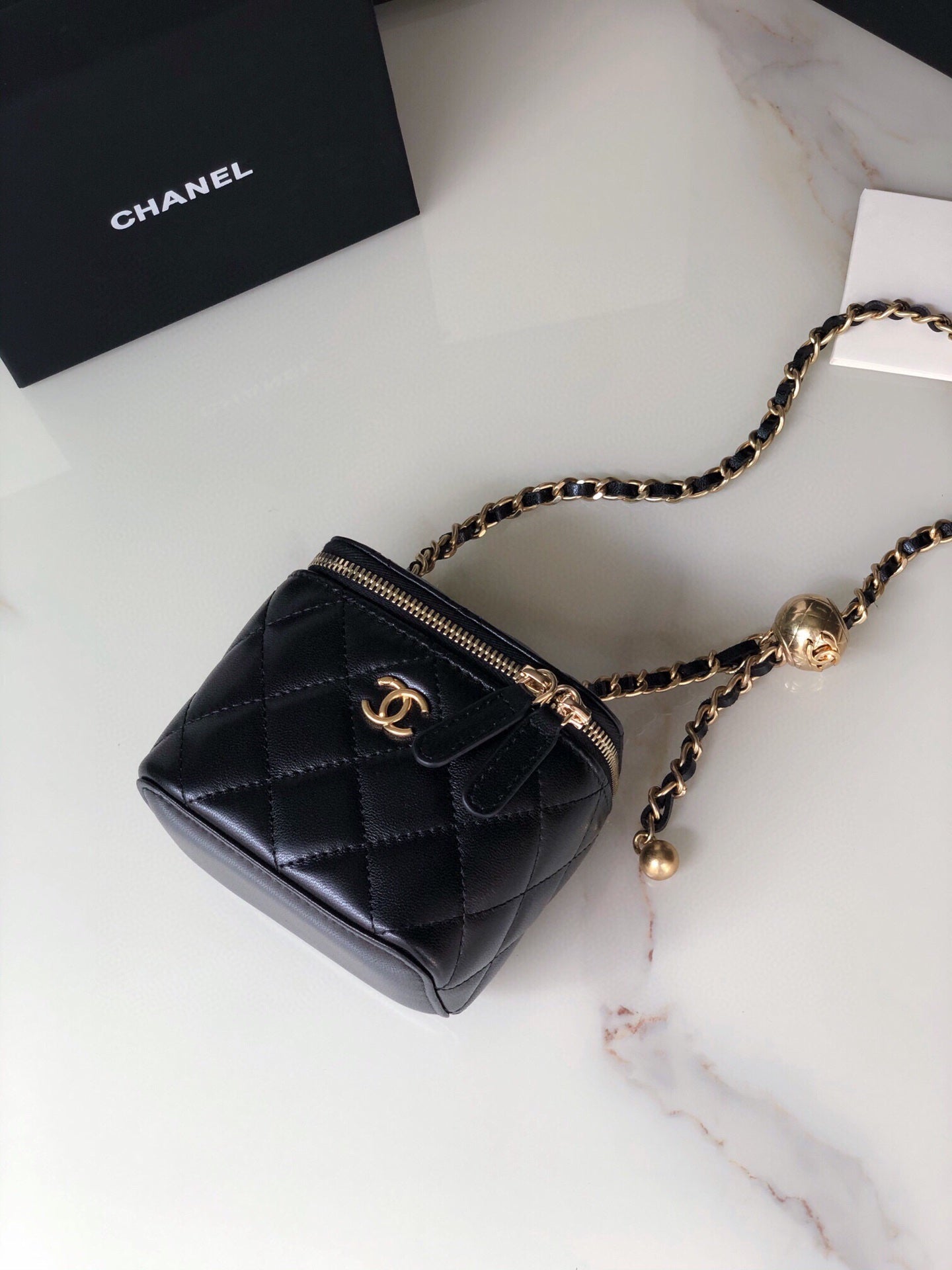 CC MINI 11 VANITY CHAIN IN BLACK CALFSKIN GOLD HARDWARE