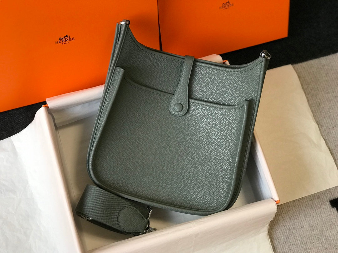 HM EVELYNE BAG 28 HUNTER GREEN CALFSKIN