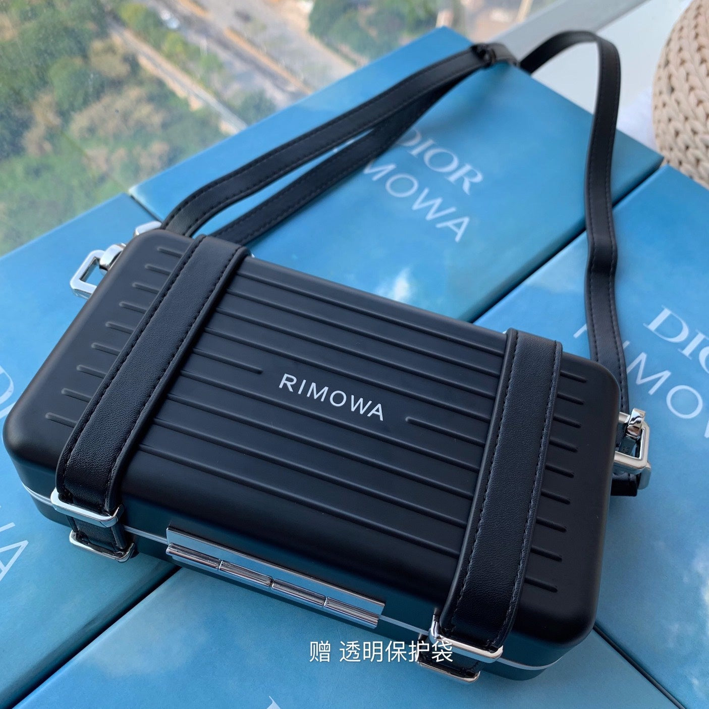 RIMOWA 20 CASE BAG IN BLACK ALUMINUM MAGNESIUM