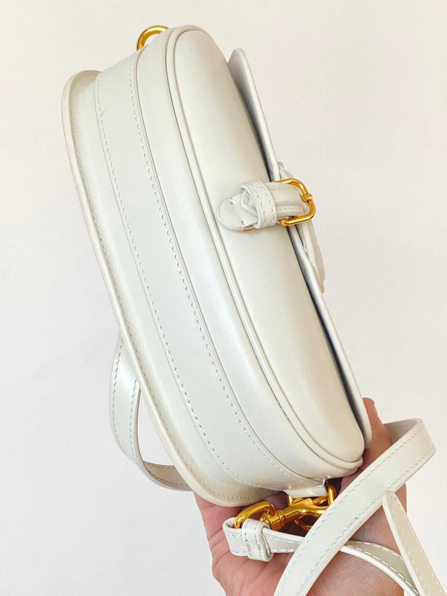 BOBBY EAST-WEST 22 BAG IN WHITE CALFSKIN