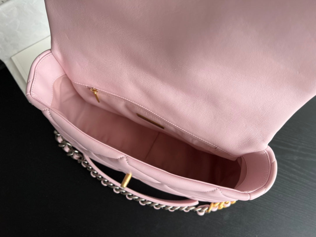 19 FLAP BAG 30 PINK GOATSKIN