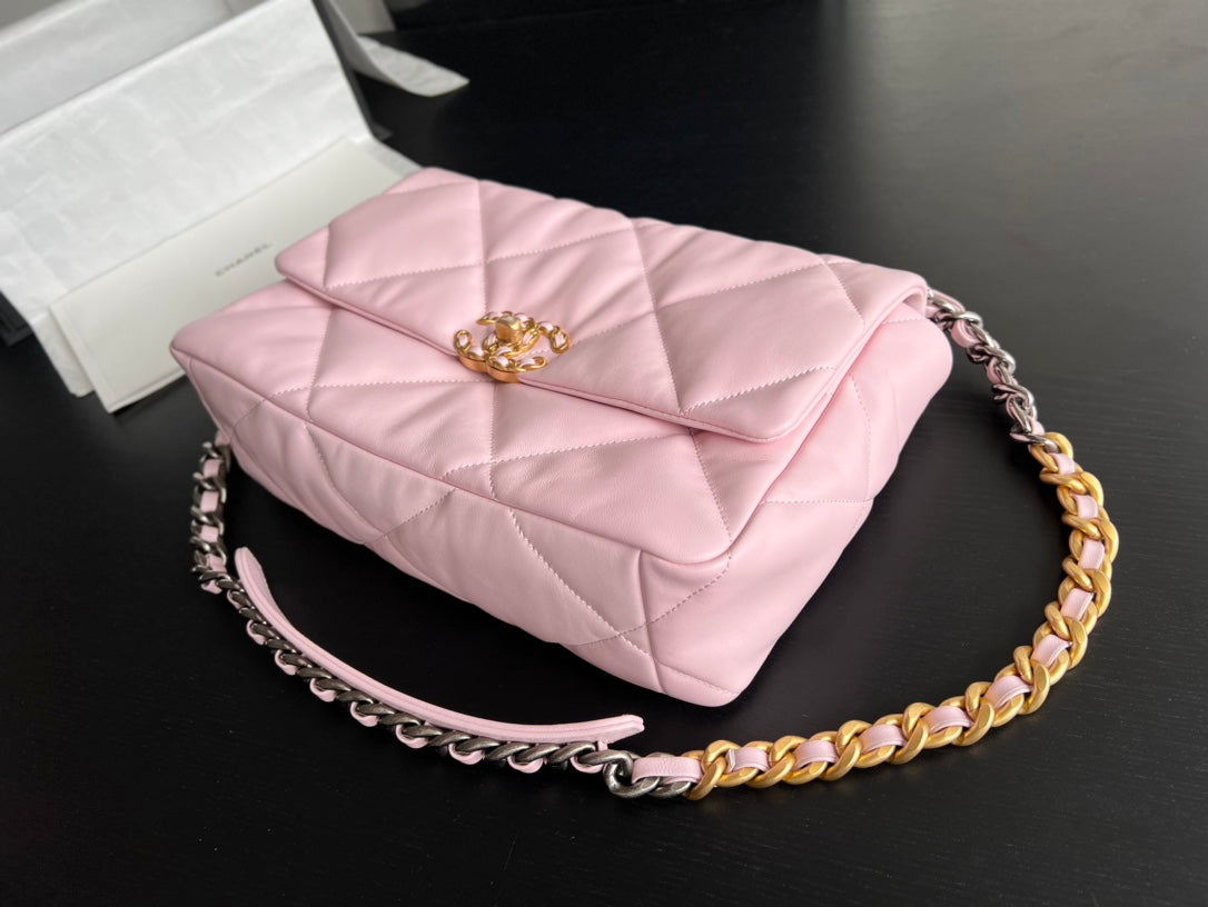 19 FLAP BAG 30 PINK GOATSKIN