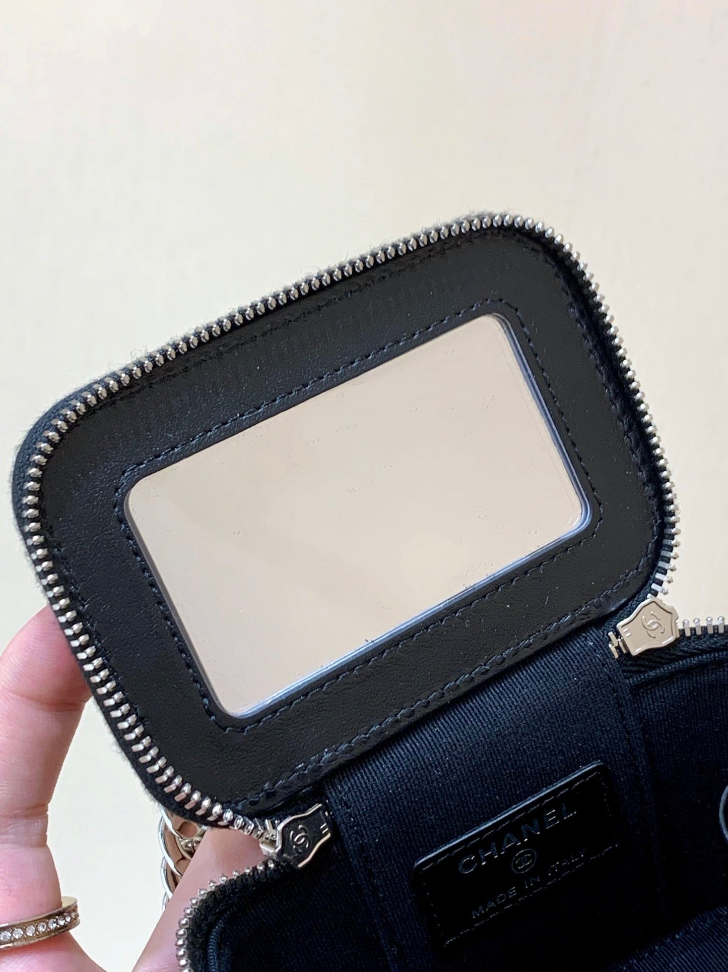 CC VANITY CASE 11 BLACK CAVIAR RUTHENIUM HARDWARE